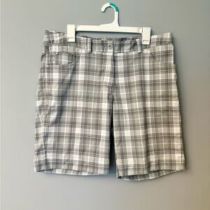 Nike Golf Tour Performance Dri Fit Men's Plaid Athletic Shorts — White and Gray